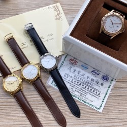 卡地亚 Cartier 精品男士腕表，经典大三针设计，尊贵大气，绅士风范，卓越品质，热卖全城。采用进口西铁城机械机芯（零返修），顶级316精钢表壳，进口小牛皮表带，矿物质超强镜面，尺寸40*13