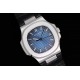 【“薄”大精深 从“芯”出发】全新升级V2版本 PATEK 。PHILPPE——鹦鹉螺5711/1A系列强势回归。1：1全新开模修正三件套壳 厚度仅9mm，修正了以往偏厚的现象，使之佩戴更贴合手腕。搭载全新定制版9015改原装CaI.324 S C洗花机芯。突破了无加夹板的情况下摆轮位置同步正品！定制级的人体工程学表带 修正了表带的铰链部分...[更多]