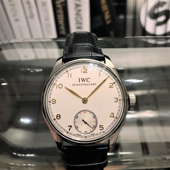 IWC万国系列:葡萄牙经典琼斯之剑尺寸:44mm 机芯:原装复刻手动上链机芯表壳材质:不绣精钢三度防水! 原装开模!原装复刻锅盖型强化玻璃! IWC万国系列:葡萄牙经典琼斯之剑尺寸:44mm 机芯:原装复刻手动上链机芯表壳材质:不绣精钢三度防水! 原装开模!原装复刻锅盖型强化玻璃!
