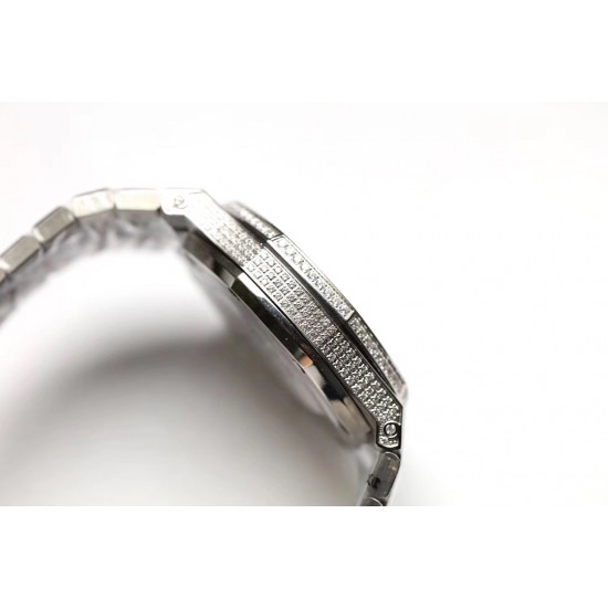 (K8新品)爱彼Audemars Piguet 皇家橡树系列 26320ST 26320BA 26320OR 钻石手表 搭载316L不锈精钢表壳 实心厚重钢带精选进口奥地利水钻 光彩闪耀 采用进口VK石英跑秒机芯 精准计时 耗时11个月 多功能钻石精装手表 尺寸42mm 重量170g (K8新品)爱彼Audemars Piguet 皇家橡树系列 26320ST 26320BA 26320OR 钻石手表 搭载316L不锈精钢表壳 实心厚重钢带精选进口奥地利水钻 光彩闪耀 采用进口VK石英跑秒机芯 精准计时 耗时11个月 多功能钻石精装手表 尺寸42mm 重量170g