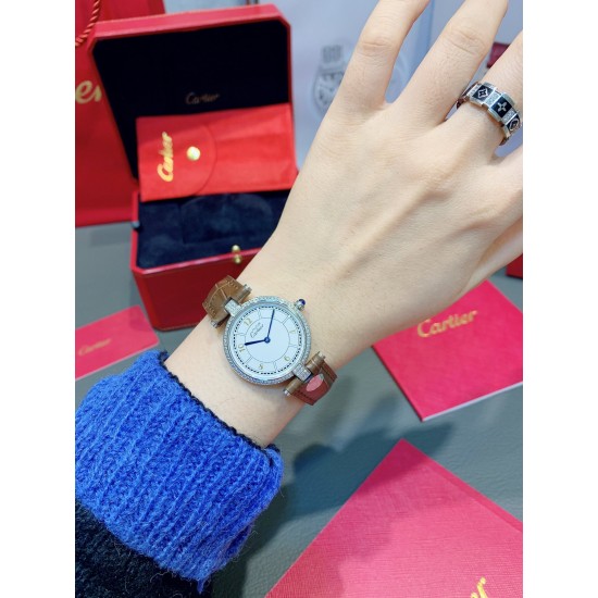 经典永不过时的Cartier卡地亚圆盘中古腕表YYDS❤️一只很复古情结的卡地亚mustbe它来了。30mm表盘大小刚刚好,优雅大方且不失气质的韵味,蓝宝石把头在阳光下依旧纯洁透亮闪耀✨设计大气且耐看,卡地亚罗马文字表盘复古时尚,设计大气且耐看,蓝宝石水晶镜面,表盘两头以简洁的T形金属衔接表带,采用意大利牛皮表带,压鳄鱼纹花色,双面皮透气好,中古美表不仅满满的vintage韵味,酷辣御姐或温柔甜姐都可驾驭的加分款 经典永不过时的Cartier卡地亚圆盘中古腕表YYDS❤️一只很复古情结的卡地亚mustbe它来了。30mm表盘大小刚刚好,优雅大方且不失气质的韵味,蓝宝石把头在阳光下依旧纯洁透亮闪耀✨设计大气且耐看,卡地亚罗马文字表盘复古时尚,设计大气且耐看,蓝宝石水晶镜面,表盘两头以简洁的T形金属衔接表带,采用意大利牛皮表带,压鳄鱼纹花色,双面皮透气好,中古美表不仅满满的vintage韵味,酷辣御姐或温柔甜姐都可驾驭的加分款