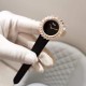 伯爵-PIAGET 全新高级珠宝系列,18K白金.玫瑰金,镶饰24颗马眼型切割美钻(约3.84克拉)是高级珠宝制作的一大挑战;钻石散发的耀眼光芒,皮带采用轻柔的缎面材质,与钻石造型形成优雅对比。原装尺寸31X7.8mm. 伯爵-PIAGET 全新高级珠宝系列,18K白金.玫瑰金,镶饰24颗马眼型切割美钻(约3.84克拉)是高级珠宝制作的一大挑战;钻石散发的耀眼光芒,皮带采用轻柔的缎面材质,与钻石造型形成优雅对比。原装尺寸31X7.8mm.