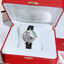 实拍 卡地亚-Cartier，狠货来袭，全真镶钻字面，瑞士石英机芯，加厚蓝宝石镜面[强]搭配美洲鳄鱼皮带[耶]尺寸35mm，超级漂亮、时尚不容错过