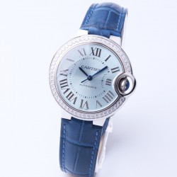 卡地亚蓝气球  CARTIER BallonBleu重磅更新 全新推出原版一档076机芯亮点一：采用原版076专用一档机芯，拔档即停秒调时。机芯摆频每小时28800次，动力储存为48小时，nh05只能放12小时，原版076能放一个周末。走时更加抗震防磁，精准稳定，摆脱nh05时不时修表的烦恼。亮点二：所有配件皆可与原装配件互换，厚度做到33款9.96mm/36款12.05mm，与原装基本保持一致。（所有款式齐全_均配备说明书一卡一码同步专柜防伪及跳码规律_细节处理能与原装相媲美_无惧专柜对比）