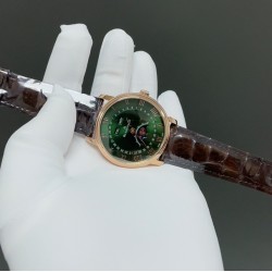 宝珀villeret 经典6654 全新V3升级版来咯从“芯”出发，去繁就简 让属于你的分秒瞬间更加完整！ 升级亮点【机芯】1.全新进口Cal.6654机芯 摆幅28800 走时更精准2.升级秒针实心大中轴 同步正品3.烫金立体工艺月相盘4.对版后盖见光比例 宝珀6654 全新V3升级版——你值得拥有！