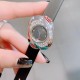 最新 PIAGET伯爵 Limelight非凡珍品腕表系列 花朵 闭合状态下尺寸33mm*22mm, 花朵盛开时直径为33mm。表壳才有18K白金电镀,进口石英机芯 。特点: 表壳由可顺时针旋转的三片花瓣造型组成一朵完美的三色艳丽花朵。第一层花瓣上镶嵌26颗白色钻石于表圈 ,第二层花瓣镶嵌26颗红色钻石彰显奢华,第三层花瓣镶嵌18颗幽邃蓝宝石彰显尊贵,蓝宝石水晶镜面 搭配绸缎丝绢皮/手工锻造丝网表带。这不仅是一款非凡的腕表,更堪称一件珠宝工艺杰作,完美结合创意,生动灵性,彰显着珠宝腕表的优雅魅力 最新 PIAGET伯爵 Limelight非凡珍品腕表系列 花朵 闭合状态下尺寸33mm*22mm, 花朵盛开时直径为33mm。表壳才有18K白金电镀,进口石英机芯 。特点: 表壳由可顺时针旋转的三片花瓣造型组成一朵完美的三色艳丽花朵。第一层花瓣上镶嵌26颗白色钻石于表圈 ,第二层花瓣镶嵌26颗红色钻石彰显奢华,第三层花瓣镶嵌18颗幽邃蓝宝石彰显尊贵,蓝宝石水晶镜面 搭配绸缎丝绢皮/手工锻造丝网表带。这不仅是一款非凡的腕表,更堪称一件珠宝工艺杰作,完美结合创意,生动灵性,彰显着珠宝腕表的优雅魅力