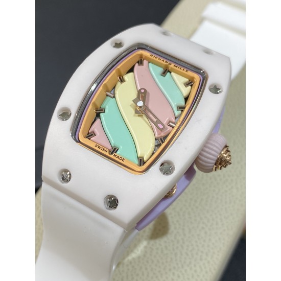 实拍 理查德米勒 RichardMille 糖果棉花糖 最新爆款 bon bon系列最稀有的作品!克服传统工艺打破模式!钟表最受尊敬的技术之一。不是所有人的嫁妆,棉花糖运动曲线和颜色,它们是诱人的。有了理查德米勒,实现了把棉花糖戴在你的手腕上!白色陶瓷加上黄粉绿搪瓷表盘,RM-07柔和的颜色创造了一个组合...甜蜜!糖果店的一次旅行,一个让人难以置信的艺术品。你会戴上它吗? 实拍 理查德米勒 RichardMille 糖果棉花糖 最新爆款 bon bon系列最稀有的作品!克服传统工艺打破模式!钟表最受尊敬的技术之一。不是所有人的嫁妆,棉花糖运动曲线和颜色,它们是诱人的。有了理查德米勒,实现了把棉花糖戴在你的手腕上!白色陶瓷加上黄粉绿搪瓷表盘,RM-07柔和的颜色创造了一个组合...甜蜜!糖果店的一次旅行,一个让人难以置信的艺术品。你会戴上它吗?