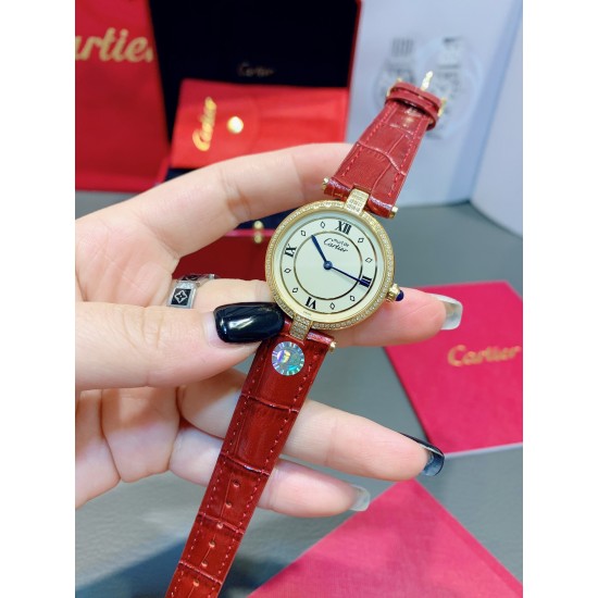 经典永不过时的Cartier卡地亚圆盘中古腕表YYDS❤️一只很复古情结的卡地亚mustbe它来了。30mm表盘大小刚刚好,优雅大方且不失气质的韵味,蓝宝石把头在阳光下依旧纯洁透亮闪耀✨设计大气且耐看,卡地亚罗马文字表盘复古时尚,设计大气且耐看,蓝宝石水晶镜面,表盘两头以简洁的T形金属衔接表带,采用意大利牛皮表带,压鳄鱼纹花色,双面皮透气好,中古美表不仅满满的vintage韵味,酷辣御姐或温柔甜姐都可驾驭的加分款 经典永不过时的Cartier卡地亚圆盘中古腕表YYDS❤️一只很复古情结的卡地亚mustbe它来了。30mm表盘大小刚刚好,优雅大方且不失气质的韵味,蓝宝石把头在阳光下依旧纯洁透亮闪耀✨设计大气且耐看,卡地亚罗马文字表盘复古时尚,设计大气且耐看,蓝宝石水晶镜面,表盘两头以简洁的T形金属衔接表带,采用意大利牛皮表带,压鳄鱼纹花色,双面皮透气好,中古美表不仅满满的vintage韵味,酷辣御姐或温柔甜姐都可驾驭的加分款