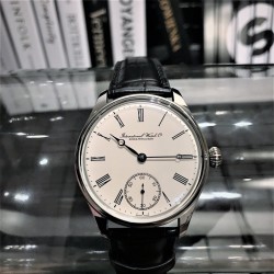IWC万国系列：葡萄牙经典琼斯之剑尺寸：44mm 机芯：原装复刻手动上链机芯表壳材质：不绣精钢三度防水!   原装开模!原装复刻锅盖型强化玻璃!