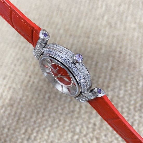 ★实拍 萧邦 CHOPARD IMPERIALE 系列腕表。独特风格带您走进一个新阶段并且成功塑造了崇尚自我表达和与众不同的生活化概念，316精钢材质，此表款全手工镶嵌施华洛世奇水晶钻，成为了美式奢侈生活风格的代表！进口石英机芯以及精细做工，佩戴贴手舒适，设计风格简约明朗。充满奢华璀璨的气息，光彩夺人、让你瞬间提升华丽的气质 ！