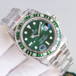 ROLEX 劳力士 顶级玩物 用劳力士最经典的潜航系列水鬼作为原型，经过圈口钻石的二次改装，精致动人！西铁城全自动机械机芯，超强夜光字面，尺寸40mm！