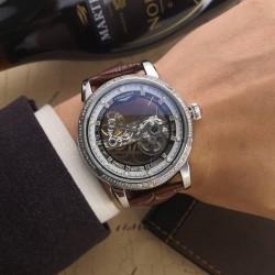 『臻品推荐』新品发布[玫瑰]浪琴-LONGINES独家首发-----简约风格 经典文艺 唯美创作机芯:顶级全自动机械机芯表壳:顶级版316L精钢玻璃:高硬度矿物质水晶玻璃表扣:皮带针扣直径:原装尺寸40mm12mm[色]完美呈现 品质上乘，手感独特，送礼自戴首选[鼓掌]〔----用心，所以更完美 〕！
