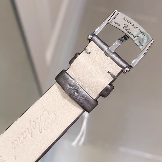 实拍 《YF》正品开模 新品推出 萧邦快乐钻278559-3003 采用手工丝绸带无法掩饰的奢华感 YF一直追求与原装一致 不胡乱修改任何原装没有的款式。 实拍 《YF》正品开模 新品推出 萧邦快乐钻278559-3003 采用手工丝绸带无法掩饰的奢华感 YF一直追求与原装一致 不胡乱修改任何原装没有的款式。