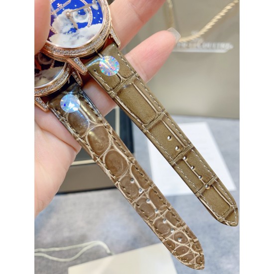 独家实拍,认准品质与细节女人的三大梦想之一,积家约会系列流星腕表 以珍稀工艺呈现变幻莫测的绚烂流星,蓝宝石玻璃,原装折叠扣!尺寸:33mm,厚10mm! 独家实拍,认准品质与细节女人的三大梦想之一,积家约会系列流星腕表 以珍稀工艺呈现变幻莫测的绚烂流星,蓝宝石玻璃,原装折叠扣!尺寸:33mm,厚10mm!