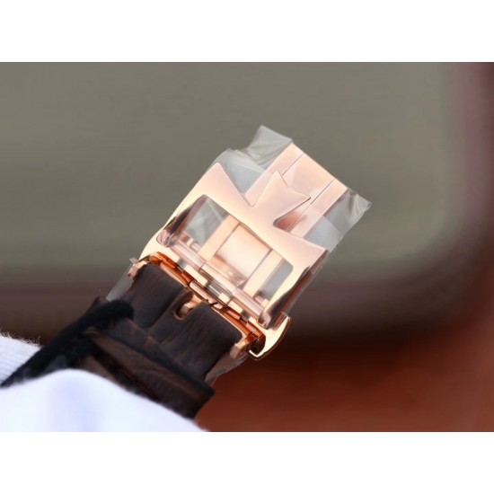 Vacheron Constantin江诗丹顿纵横四海系列OVERSEAS女款小号型2300v/2305v【表壳】表径3610.8mm 同步原装 质感细腻大方 蓝宝石镜面【字面】表盘经旭日纹缎面拉丝工艺处理 深邃优雅 18k金时标均带白色夜光涂层【机芯】CITIZEN8系列改Cal.5300机芯(机芯稳定零返修 )后原装18k纳米镀金质摆陀【表带扣】半马其他十字三片折叠式表扣 进口牛皮表带越欣赏 越懂欣赏 Vacheron Constantin江诗丹顿纵横四海系列OVERSEAS女款小号型2300v/2305v【表壳】表径3610.8mm 同步原装 质感细腻大方 蓝宝石镜面【字面】表盘经旭日纹缎面拉丝工艺处理 深邃优雅 18k金时标均带白色夜光涂层【机芯】CITIZEN8系列改Cal.5300机芯(机芯稳定零返修 )后原装18k纳米镀金质摆陀【表带扣】半马其他十字三片折叠式表扣 进口牛皮表带越欣赏 越懂欣赏