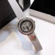 伯爵-PIAGET POSSESSION 系列,全新高级珠宝系列,18K白金镶钻,旋转式表圈,镶嵌37颗圆型美钻,寓意着时来运转,富贵逼人,采用轻柔的缎面材质皮带,与钻石散发的耀眼光芒造型形成优雅对比。Piageet 以逾百年的奢华珠宝腕间闪耀之作铺镶满钻的字面 挑战美学工艺的界限 独特大胆的创意风格与凝练腕间的璀璨美学,正待 与您邂逅。尺寸29X6.8mm「MX实拍」 伯爵-PIAGET POSSESSION 系列,全新高级珠宝系列,18K白金镶钻,旋转式表圈,镶嵌37颗圆型美钻,寓意着时来运转,富贵逼人,采用轻柔的缎面材质皮带,与钻石散发的耀眼光芒造型形成优雅对比。Piageet 以逾百年的奢华珠宝腕间闪耀之作铺镶满钻的字面 挑战美学工艺的界限 独特大胆的创意风格与凝练腕间的璀璨美学,正待 与您邂逅。尺寸29X6.8mm「MX实拍」