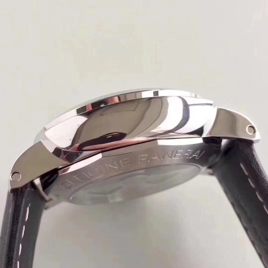 顶级 沛纳海 PAM531  GMT 两地时一款专门为旅行者 商务人士量身定做的腕表。机芯与正品一致，摆轮位与正品一致在7点位，GMT异地调时，蓝宝石玻璃，清晰简单明了的数字读数！