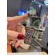 新款积家经典翻转系列高级女士腕表[飞吻][飞吻]精钢表壳，独特设计180度旋转翻盖，内置瑞士石英机芯，走时精准稳定！真皮表带，尺寸1比1[色][色]尺寸：23*34mm 厚度：13.5mm】