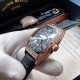 法兰克穆勒-Franck Muller 深受时尚男士及众多明星追捧的顶级腕表品牌,法兰克穆勒的标志性特征是其酒桶型表壳和夸张的弧度设计敖,采用手工镶砖手法制作,同时也拥有精湛的制表工艺,搭配全自动日本机械机芯,法兰克穆勒手表凝聚了无限心血、承载了无尽情感,是鉴赏家眼中出类拔萃敖、独一无二的完美杰作。尺寸55mmx42mmx13。FM-club™ 倾情推荐❗️ 法兰克穆勒-Franck Muller 深受时尚男士及众多明星追捧的顶级腕表品牌,法兰克穆勒的标志性特征是其酒桶型表壳和夸张的弧度设计敖,采用手工镶砖手法制作,同时也拥有精湛的制表工艺,搭配全自动日本机械机芯,法兰克穆勒手表凝聚了无限心血、承载了无尽情感,是鉴赏家眼中出类拔萃敖、独一无二的完美杰作。尺寸55mmx42mmx13。FM-club™ 倾情推荐❗️