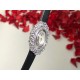 实拍 萧邦Happy Diamonds系列特别款 枫叶美丽并寓意着坚毅精神!即代表永恒爱情送给恋人,也代表对美好的回忆,可送给一路陪伴的朋友,还代表一种岁月的轮回。1比1超前做工同步首发!表面配置三块蓝宝石防刮玻璃,瑞士朗达机芯,尺寸:外径34mm内径14mm。表带14✖️12。 实拍 萧邦Happy Diamonds系列特别款 枫叶美丽并寓意着坚毅精神!即代表永恒爱情送给恋人,也代表对美好的回忆,可送给一路陪伴的朋友,还代表一种岁月的轮回。1比1超前做工同步首发!表面配置三块蓝宝石防刮玻璃,瑞士朗达机芯,尺寸:外径34mm内径14mm。表带14✖️12。