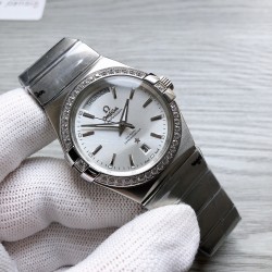 欧米茄 OMEGA O68 （传奇对表，经典永恒）双鹰系列，双日历 精品男士腕表，携手而来，简约精致，品质精湛，热卖全城。采用全自动机械机芯，顶级316精钢表壳表带，矿物质超强镜面，尺寸38*12 三杰精致推荐机械情侣腕表 SJ为你精心制作超真实实物图拍摄