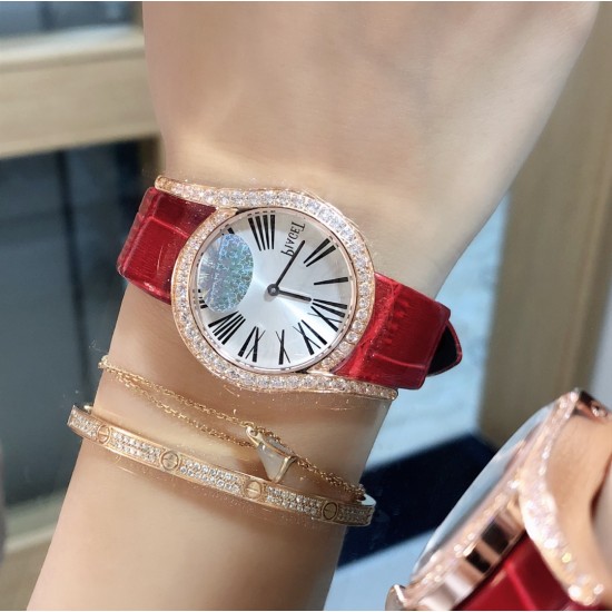 实拍 中国红 伯爵 全新Piaget Lime light系列腕表,以其独特的造型,引领着时尚界的风潮,更是邀请到国际巨星巩俐倾情代言,必将成为伯爵品牌全新的识别69式印,瑞士石英32mm 白金电镀 认准独家实拍细节品质! 实拍 中国红 伯爵 全新Piaget Lime light系列腕表,以其独特的造型,引领着时尚界的风潮,更是邀请到国际巨星巩俐倾情代言,必将成为伯爵品牌全新的识别69式印,瑞士石英32mm 白金电镀 认准独家实拍细节品质!
