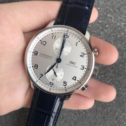 ZF扛鼎新作——IWC万国表葡萄牙系列IW371605腕表（2019年大改款葡计） 【精彩细节】1.精致背透，机芯可一览无余2.新版表扣设计更加舒适精妙3.定制版CAL.69355机芯，无理由实现原装所有功能【表壳】腕表尺寸41mmX13mm1.ZF早已烂熟于胸的万国打磨技艺，实力演绎IWC的原汁原味2.前后两片蓝宝石水晶玻璃，通透无比3.比例和版型经过多次校正，做到与正品一致贴合手腕清新俊逸 品貌非凡ZF出品    必属精品