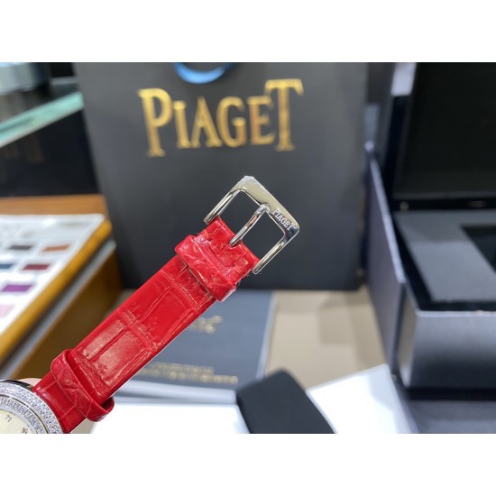 全网女生听我的!买它…❤️。 伯爵“时来运转”顶级奢侈品入门款第一眼看到它的时候我一眼就中,首先是外观设计足够百搭,旋转式表圈可自由转动,外层一圈可来回转动 很有寓意、一起“转动,遇见非凡”。百搭中号34尺寸!上手很秀气,彩色鳄鱼皮可轻松拆卸 看上去就高端,机芯采用瑞士进口石英机芯,螺旋式表圈316L精钢打磨抛光 表面光亮如镜、表盘内圈钻石刻度 11颗⭕️圆形美钻、外圈42颗圆形美钻 全网女生听我的!买它…❤️。 伯爵“时来运转”顶级奢侈品入门款第一眼看到它的时候我一眼就中,首先是外观设计足够百搭,旋转式表圈可自由转动,外层一圈可来回转动 很有寓意、一起“转动,遇见非凡”。百搭中号34尺寸!上手很秀气,彩色鳄鱼皮可轻松拆卸 看上去就高端,机芯采用瑞士进口石英机芯,螺旋式表圈316L精钢打磨抛光 表面光亮如镜、表盘内圈钻石刻度 11颗⭕️圆形美钻、外圈42颗圆形美钻