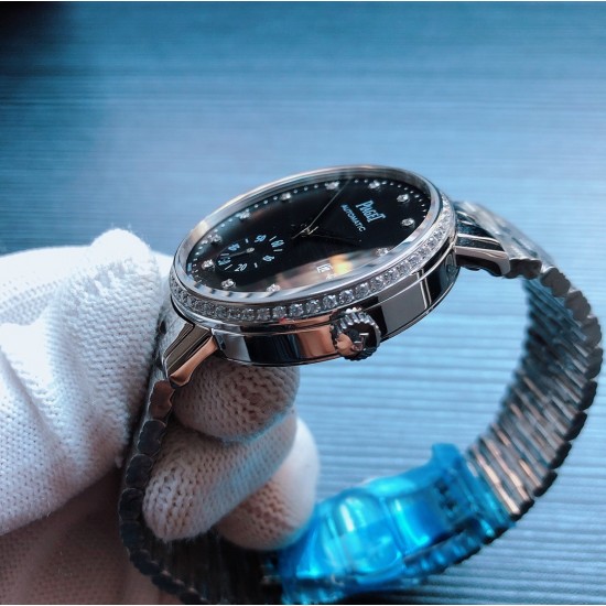 伯爵 Piaget Z2 精品男士腕表,经典两针半设计,圈口镶钻 尊贵大气,绅士风范,卓越品质,热卖全城。采用进口全自动2824 机械机芯(零返修),顶级316精钢表壳 伯爵经典表带, 蓝宝石抗魔镜面,尺寸42*12 三杰为你精致推荐男士精品机械腕表 精致传承真实效果 SJ品质的保证 伯爵 Piaget Z2 精品男士腕表,经典两针半设计,圈口镶钻 尊贵大气,绅士风范,卓越品质,热卖全城。采用进口全自动2824 机械机芯(零返修),顶级316精钢表壳 伯爵经典表带, 蓝宝石抗魔镜面,尺寸42*12 三杰为你精致推荐男士精品机械腕表 精致传承真实效果 SJ品质的保证