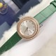实拍 伯爵-PIAGET 女士腕表 瑞士石英机芯 316L精钢表壳 真牛皮表带 尺寸34*8mm 蓝宝石玻璃镜面 简约的设计,大胆而多彩的配色,以及旋转表圈是伯爵品牌 Possession腕表的特质所在。通过品牌制表师们天马星空的创意,将各个亮色的表带与贵金属、钻石、精钢材质相融,通过圆形盘面的演绎,令全新的 Possession腕表越发闪耀夺目,给人眼前一亮之感。 实拍 伯爵-PIAGET 女士腕表 瑞士石英机芯 316L精钢表壳 真牛皮表带 尺寸34*8mm 蓝宝石玻璃镜面 简约的设计,大胆而多彩的配色,以及旋转表圈是伯爵品牌 Possession腕表的特质所在。通过品牌制表师们天马星空的创意,将各个亮色的表带与贵金属、钻石、精钢材质相融,通过圆形盘面的演绎,令全新的 Possession腕表越发闪耀夺目,给人眼前一亮之感。