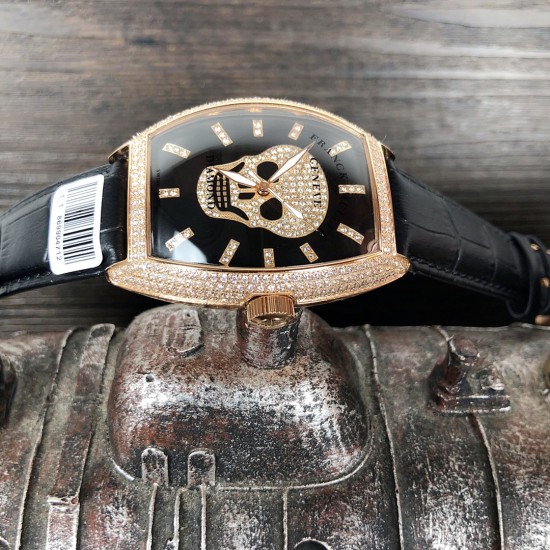 法兰克 穆勒Franck Muller 全新满天星系列⚓️搭载进口日本西铁城机械机芯⚙️意大利双面小牛皮原装针扣酒桶形拱桥状精钢表壳⚫️手工全镶嵌施华洛水晶钻 高贵霸气尺寸43*55mm高尚的艺术 精湛的工艺 一经发布 无不轰动 法兰克 穆勒Franck Muller 全新满天星系列⚓️搭载进口日本西铁城机械机芯⚙️意大利双面小牛皮原装针扣酒桶形拱桥状精钢表壳⚫️手工全镶嵌施华洛水晶钻 高贵霸气尺寸43*55mm高尚的艺术 精湛的工艺 一经发布 无不轰动