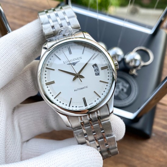 实物拍摄品牌：浪琴-LONGINES 类型：[酷]男士腕表表壳：316精钢（做工优质）表带：进口小牛皮/316精钢（两种可选）机芯：高级定制全自动机械机芯（走时稳定）玻璃：高级强化镀膜镜面尺寸：直径40mm，厚度12mm