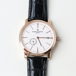 LS精品    新款江诗丹顿上市，外壳采用316L精钢打磨而成，耐磨防刮，字面刻度采用真正的圆珠丁，都是人工镶嵌而成，并非普通的刻度，立体感更强。皮带是舒适柔软的牛皮制作而成。玻璃是蓝宝石玻璃，防刮，通透性也是杠杠的。机芯采用的是进口5000机芯，摆幅28800，并且加入珍珠陀，更加漂亮简约。