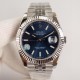 ROLEX 劳力士 蚝式恒动日志型41mm系列腕表,直径41mm,经典的蚝式表壳搭配三角坑纹外圈,把头采用旋入式设计,抗刮损蓝水晶玻璃,防反光凸透式放大(2.5倍)日历窗,隐蔽式摺叠皇冠带扣,矜持有度秀而不媚 恒久优雅! ROLEX 劳力士 蚝式恒动日志型41mm系列腕表,直径41mm,经典的蚝式表壳搭配三角坑纹外圈,把头采用旋入式设计,抗刮损蓝水晶玻璃,防反光凸透式放大(2.5倍)日历窗,隐蔽式摺叠皇冠带扣,矜持有度秀而不媚 恒久优雅!