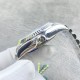 (严选)劳力士Rolex Sky-Dweller 天行者,尺寸42MM,沉稳可靠、雍容大度!表圈采用劳力士Ring Command三角坑纹,旋转外圈可调转月份功能!抗刮损蓝宝石水晶,防反光凸透式放大日历窗!有五珠联动表带,也有蚝式三排链节 !蚝式摺扣配5毫米易调链节伸展系统【表盘】放射太阳纹理,刻度12小窗口红点月 份显示【机芯】搭载全自动机械9001机芯【功能】日期显示 月份显示 年历显示 双时区!zf 厂出品,出货实拍 (严选)劳力士Rolex Sky-Dweller 天行者,尺寸42MM,沉稳可靠、雍容大度!表圈采用劳力士Ring Command三角坑纹,旋转外圈可调转月份功能!抗刮损蓝宝石水晶,防反光凸透式放大日历窗!有五珠联动表带,也有蚝式三排链节 !蚝式摺扣配5毫米易调链节伸展系统【表盘】放射太阳纹理,刻度12小窗口红点月 份显示【机芯】搭载全自动机械9001机芯【功能】日期显示 月份显示 年历显示 双时区!zf 厂出品,出货实拍
