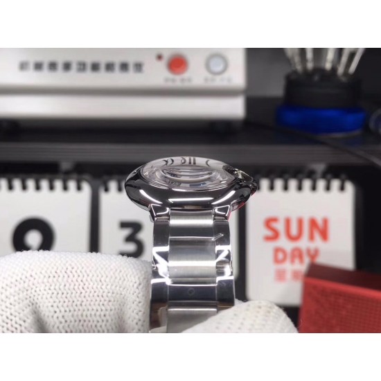 卡地亚  Cartier  蓝气球钢带  28mm 漂亮的烤蓝钢针 搭载瑞士石英机芯！
