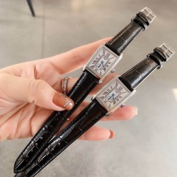林志玲代言浪琴腕表 这一枚精巧的腕间时计寄予深情的陪伴，在指针嘀嗒间诠释关怀与牵挂。浪琴黛绰维纳系列方形石英腕表，洋溢优雅气质，以意大利“快乐生活”（Dolce Vita）为设计灵感，懂得欣赏此系列腕表的，是能从最简单的快乐中活出精彩人生的女性！