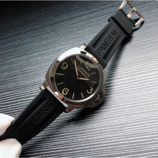 沛纳海 PAM00372 系列：LUMINOR 1950款式：手动机械，47毫米，男士材料：精钢机芯出产厂商：沛纳海机芯 类型：全自动机械瑞士机芯 厚度：5.3毫米摆轮：Glucydur平衡摆轮振频：21600每小时振荡次数 避震：Incabloc避震宝石数：21个零件数：160 三杰精致推荐男士机械休闲商务腕表 SJ为你精心打造超真实实物图拍摄 让你超真实实物图体验（高端瑞士机芯，零返修）