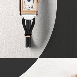 官网同步JAEGER-LECOULTRE  积家一号女装丝链翻转腕表瑞士石英1：1精致刻复 个性独特魅力，尺寸：33mmx16mm。材质：精钢打造，蓝宝水晶玻璃，太阳放射油压表盘，蓝色太妃形指针，搭配意大利纤细小牛皮绳，尽显貴族的风范！