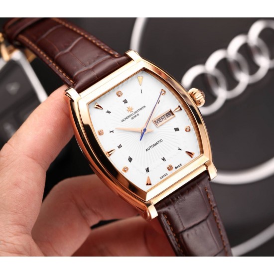 实物拍摄品牌：江诗丹顿 -Vacheron Constantin 酒桶型类型：[酷]男士腕表表壳：316精钢（做工优质）表带：进口小牛皮/316精钢（两种可选）机芯：原装进口8215全自动机械机芯（走时稳定）玻璃：高级强化镀膜镜面尺寸：直径41.5*43mm，厚度13mm