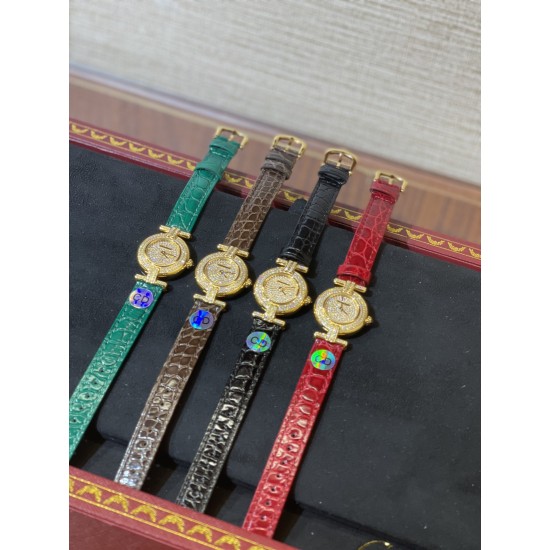 鳄鱼皮新品发布 奢华版满天星镶钻表盘卡地亚小旋风must de小金表vintage中古断货王，性价比高闭眼入。神仙颜值美绝trinity，小孩子才做选择，成年人都是all in![色]表径24mm，超薄厚度5.8mm，搭载瑞士石英机芯，罗马刻度奶油盘，简洁大两针，后镶天然美钻搭配鳄鱼皮表带更奢华超级闪。可仙可盐可甜，精致优雅上手绝美。时尚是一个经典的轮回～说不定今年的复古风，你就是走得最驾轻就熟的一个。推荐指数：⭐⭐⭐⭐⭐