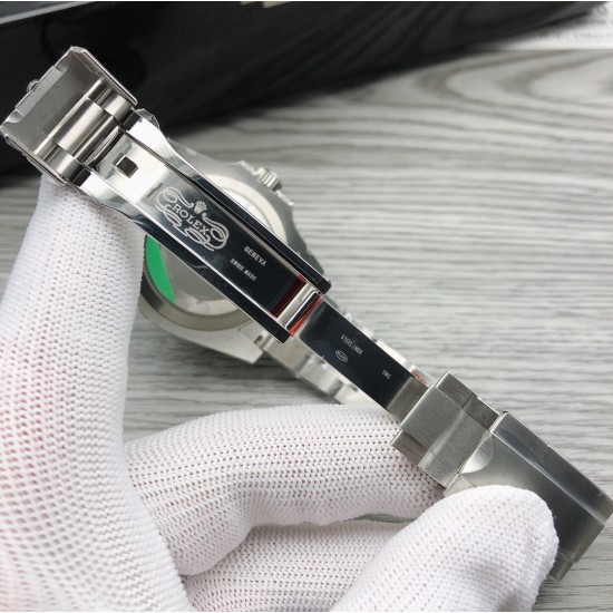 ROLEX Submarine 水鬼钻石系列 3135机芯 ROLEX劳力士SUB水鬼系列不断提高复刻效果,精钢不断改进的钻研精神,特别是五大神器的业界认可,目前销量一直成上升趋势!尺寸:40mm表镜:抗刮损蓝水晶玻璃,防反光凸透式放大日历窗!表壳:上链表冠,旋入式三扣锁三重防水系统!机芯:Cal.3135自动机械机芯!表带:蚝式三节表链!表扣:折叠扣,超强夜光,防水大于100米!SF出品 附带全套原版配置包括(保修卡 正品说明书) ROLEX Submarine 水鬼钻石系列 3135机芯 ROLEX劳力士SUB水鬼系列不断提高复刻效果,精钢不断改进的钻研精神,特别是五大神器的业界认可,目前销量一直成上升趋势!尺寸:40mm表镜:抗刮损蓝水晶玻璃,防反光凸透式放大日历窗!表壳:上链表冠,旋入式三扣锁三重防水系统!机芯:Cal.3135自动机械机芯!表带:蚝式三节表链!表扣:折叠扣,超强夜光,防水大于100米!SF出品 附带全套原版配置包括(保修卡 正品说明书)
