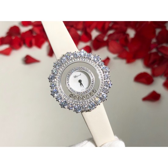 实拍 萧邦Happy Diamonds系列特别款 枫叶美丽并寓意着坚毅精神!即代表永恒爱情送给恋人,也代表对美好的回忆,可送给一路陪伴的朋友,还代表一种岁月的轮回。1比1超前做工同步首发!表面配置三块蓝宝石防刮玻璃,瑞士朗达机芯,尺寸:外径34mm内径14mm。表带14✖️12。 实拍 萧邦Happy Diamonds系列特别款 枫叶美丽并寓意着坚毅精神!即代表永恒爱情送给恋人,也代表对美好的回忆,可送给一路陪伴的朋友,还代表一种岁月的轮回。1比1超前做工同步首发!表面配置三块蓝宝石防刮玻璃,瑞士朗达机芯,尺寸:外径34mm内径14mm。表带14✖️12。