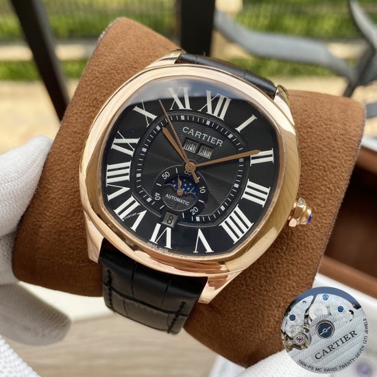 卡地亚 Cartier 精品男士腕表,多功能设计,技艺精湛,独具匠心,尊贵大气,绅士风范。采用全自动机械机芯,顶级316精钢表壳,进口小牛皮表带,矿物质超强镜面,尺寸43-13 卡地亚 Cartier 精品男士腕表,多功能设计,技艺精湛,独具匠心,尊贵大气,绅士风范。采用全自动机械机芯,顶级316精钢表壳,进口小牛皮表带,矿物质超强镜面,尺寸43-13