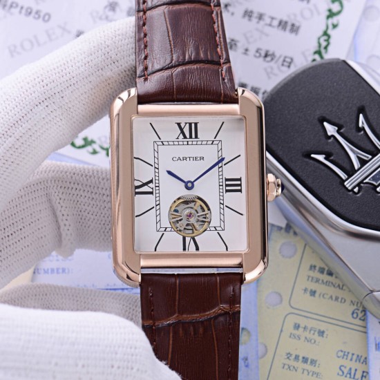卡地亚 Cartier 精品男士腕表,独家二针飞轮设计,技艺精湛,独具匠心,尊贵大气,绅士风范。采用全自动机械机芯,顶级316精钢表壳表带,矿物质超强镜面,尺寸40*12 卡地亚 Cartier 精品男士腕表,独家二针飞轮设计,技艺精湛,独具匠心,尊贵大气,绅士风范。采用全自动机械机芯,顶级316精钢表壳表带,矿物质超强镜面,尺寸40*12