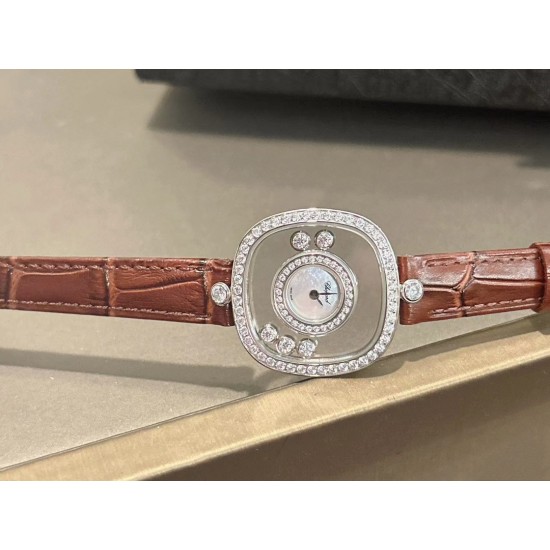 品牌：Chopard-萧邦最新款方形Happy Diamonds❤️瑞士原厂石英机芯 五颗快乐钻石在表盘自由流动  电镀18k金好货不等人哦～[机智]
