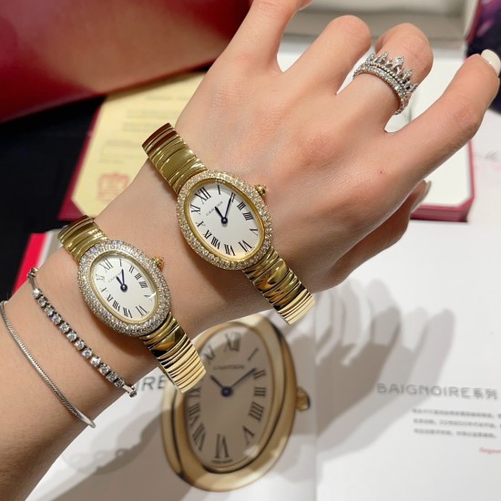 Baignoire de Cartier Small size: W:25mm L:32mmMini size: W:20mm L:25mmBaignoire de Cartier 卡地亚Baignoire1920#浴缸1920系列,进口瑞士石英机芯。316L精钢表壳表链。整体5A莫桑石镶嵌,淬火钢蓝指针,拱形水晶镜面。表壳尺寸:小号尺寸 宽度25mm长度32mmmini尺寸 宽度20mm长度25mm Baignoire de Cartier Small size: W:25mm L:32mmMini size: W:20mm L:25mmBaignoire de Cartier 卡地亚Baignoire1920#浴缸1920系列,进口瑞士石英机芯。316L精钢表壳表链。整体5A莫桑石镶嵌,淬火钢蓝指针,拱形水晶镜面。表壳尺寸:小号尺寸 宽度25mm长度32mmmini尺寸 宽度20mm长度25mm