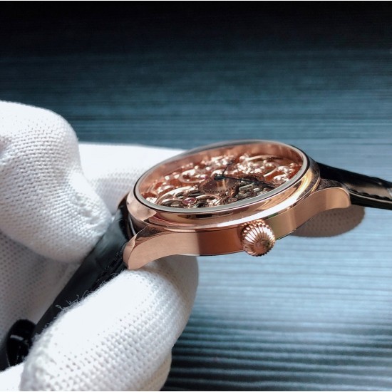 万国 IWC X5 飞行员系列 拉砂表壳 尺寸:42mm*12mm 内置手动上链机械机芯 镀膜玻璃 头层小牛皮带原装扣 简单大气镂空艺术雕花设计 优雅且精致的像个飞行员 三杰精心挑选超真实实物图拍摄 SJ为你精心挑选超真实实物图拍摄 万国 IWC X5 飞行员系列 拉砂表壳 尺寸:42mm*12mm 内置手动上链机械机芯 镀膜玻璃 头层小牛皮带原装扣 简单大气镂空艺术雕花设计 优雅且精致的像个飞行员 三杰精心挑选超真实实物图拍摄 SJ为你精心挑选超真实实物图拍摄