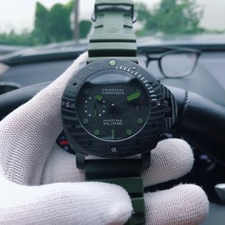 沛纳海 PANERAI 潜行系列型号PAM00961 震撼登场 引领潮流，精工细琢，雕花工艺全新升级，整表采用316精钢雕刻，纹路圆润清晰，极具历史感与复古色彩！机芯调测及打磨无人能及，全自动机械机芯 碳纤维字面更是给人以惊艳之感 非传奇不塑！三杰精致推荐男士机械腕表 SJ为你精心打造超真实实物图拍摄 让你超真实实物图体验