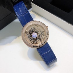 卡地亚-2022虎年限量款 虎虎生威 手工满镶钻表盘 搭配瑞士石英 机芯男士腕表，精品中性腕表 尊贵大气～风范时尚潮流，矿物质耐磨镜面玻璃，采用316钢，进口牛皮带，尺寸40mm